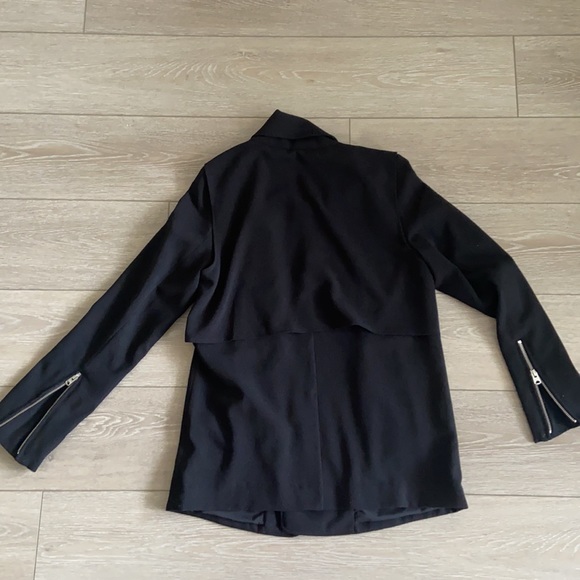 Aritzia Wilfred button up coat - Picture 3 of 3